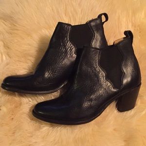 FRYE black leather booties sz 9.5 Women’s